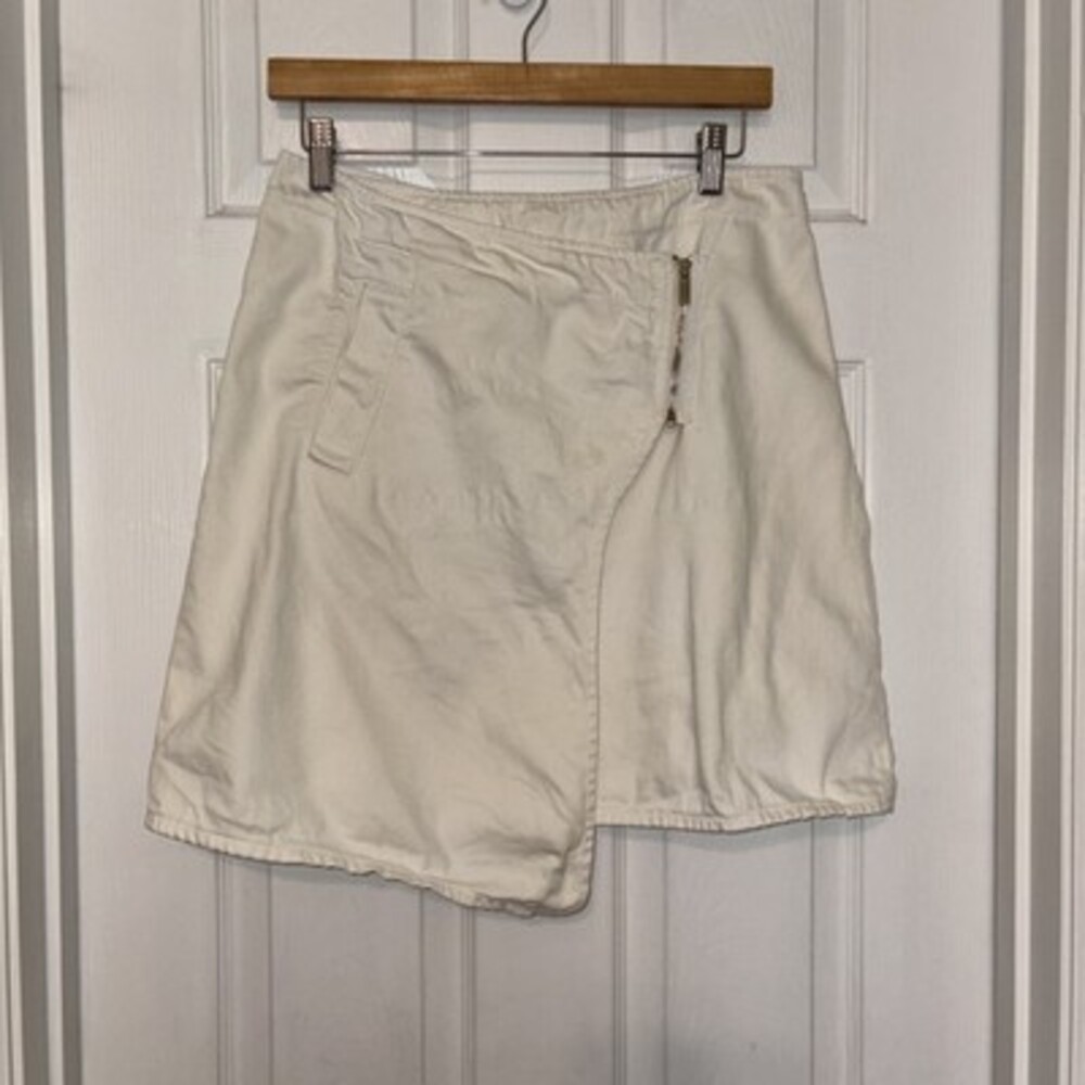 Preowned Condition Etcetera Denim Skirt, W/ Asymmetrical Hem & Zipper Front Sz 0